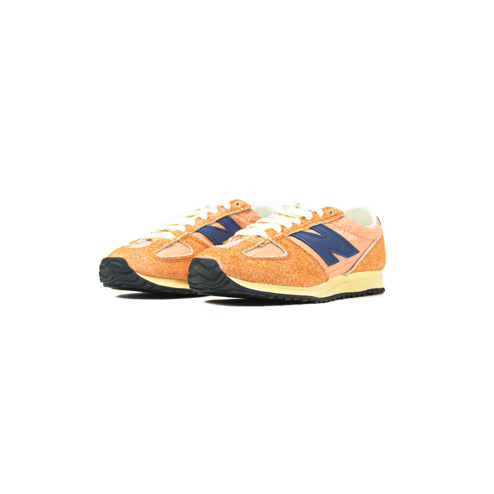 W 471 (Peach Nectar/Blue Oyster)